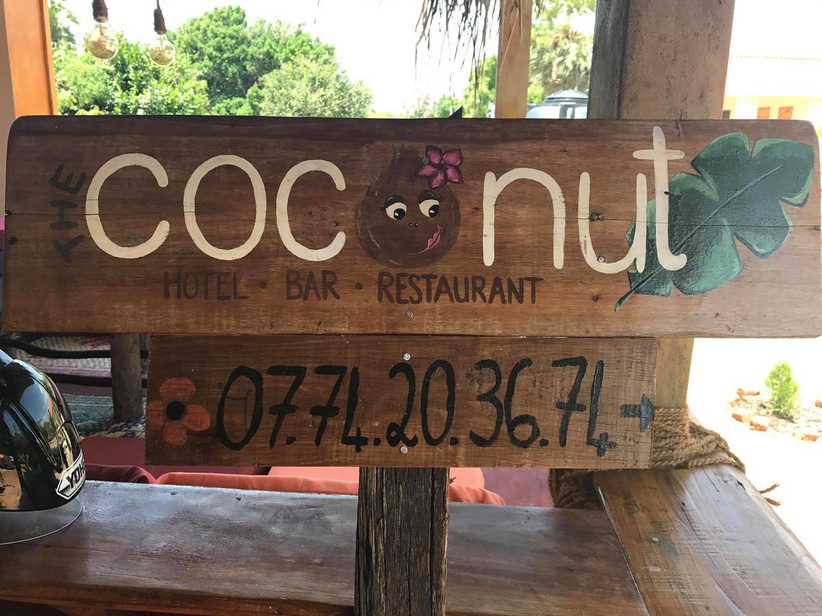The Coconut 호텔 포투빌 외부 사진